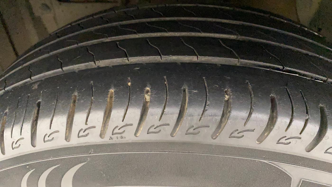 2021 Maruti Vitara Brezza VXI AT SHVS, Petrol, Automatic, 74,106 km, Left Front Tyre Tread