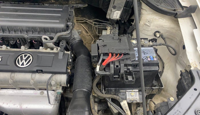 2018 Volkswagen Vento HIGHLINE 1.6 MPI, Petrol, Manual, 50,960 km, Engine View - Left