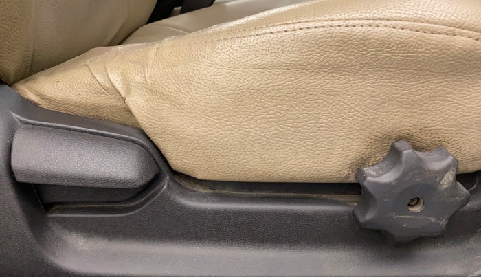 2013 Hyundai Verna FLUIDIC 1.6 CRDI SX, Diesel, Manual, 1,03,716 km, Driver Side Adjustment Panel