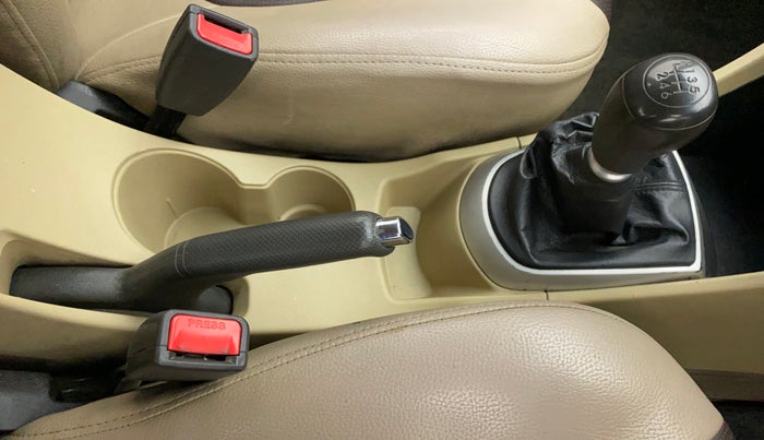 2013 Hyundai Verna FLUIDIC 1.6 CRDI SX, Diesel, Manual, 1,03,716 km, Gear Lever