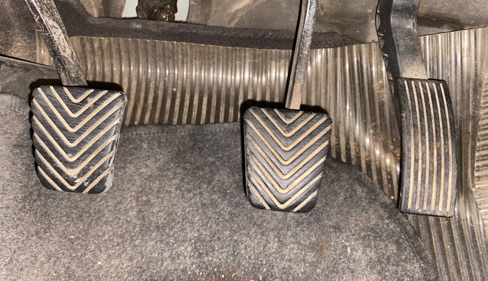 2013 Hyundai Verna FLUIDIC 1.6 CRDI SX, Diesel, Manual, 1,03,716 km, Pedals