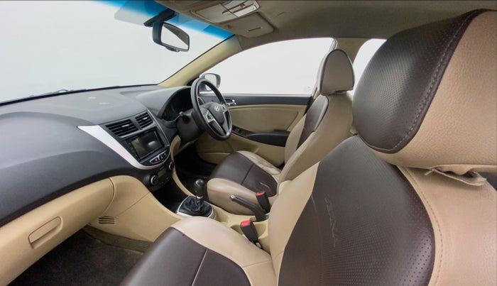 2013 Hyundai Verna FLUIDIC 1.6 CRDI SX, Diesel, Manual, 1,03,716 km, Right Side Front Door Cabin