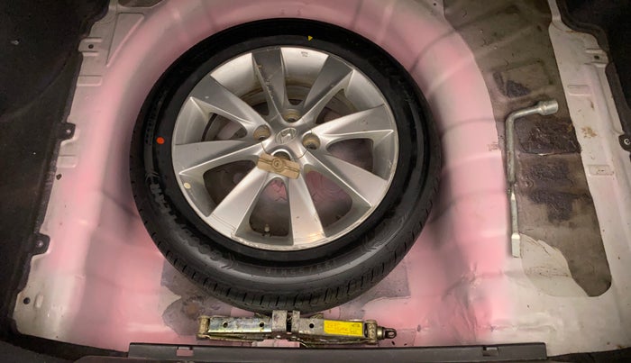 2013 Hyundai Verna FLUIDIC 1.6 CRDI SX, Diesel, Manual, 1,03,716 km, Spare Tyre