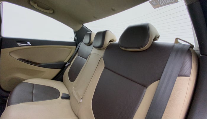 2013 Hyundai Verna FLUIDIC 1.6 CRDI SX, Diesel, Manual, 1,03,716 km, Right Side Rear Door Cabin