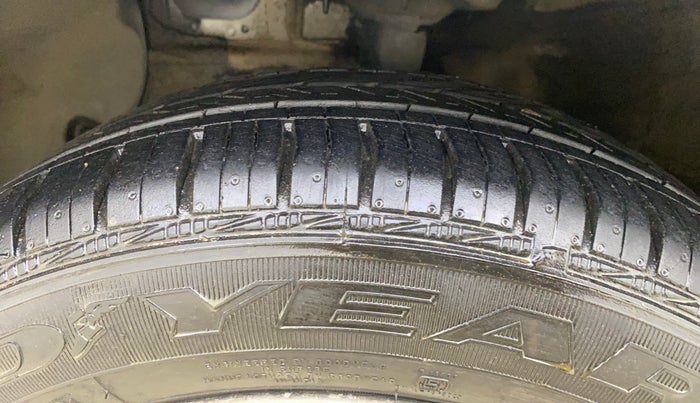 2017 Hyundai Grand i10 MAGNA AT 1.2 KAPPA VTVT, Petrol, Automatic, 27,080 km, Left Front Tyre Tread