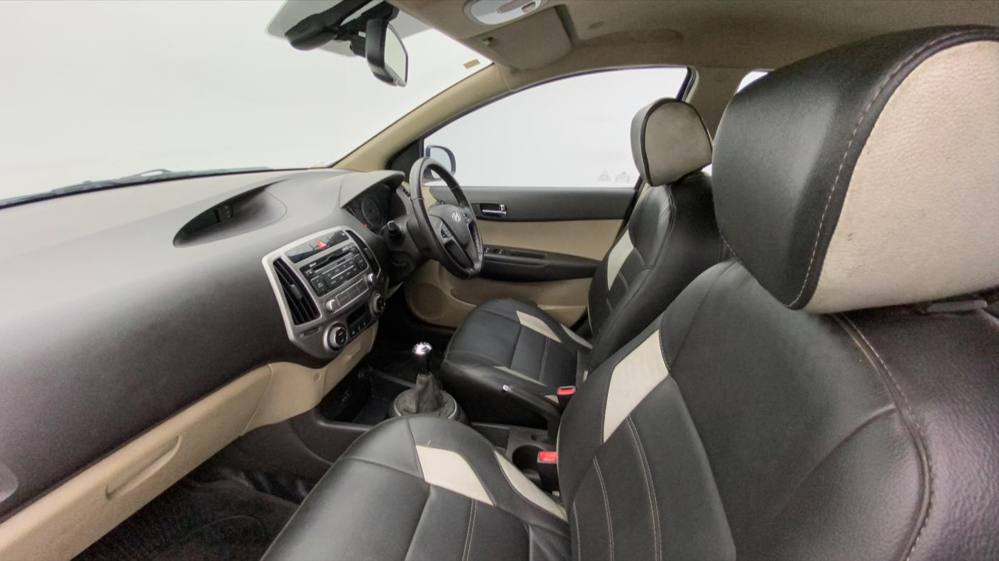 2012 Hyundai i20 SPORTZ 1.2, Petrol, Manual, 40,296 km, Right Side Front Door Cabin