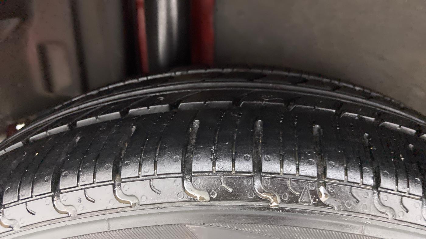 2012 Maruti Swift Dzire ZXI, Petrol, Manual, 44,865 km, Right Rear Tyre Tread