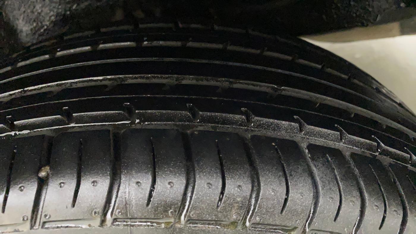 2015 Toyota Corolla Altis VL CVT PETROL, Petrol, Automatic, 83,431 km, Left Rear Tyre Tread