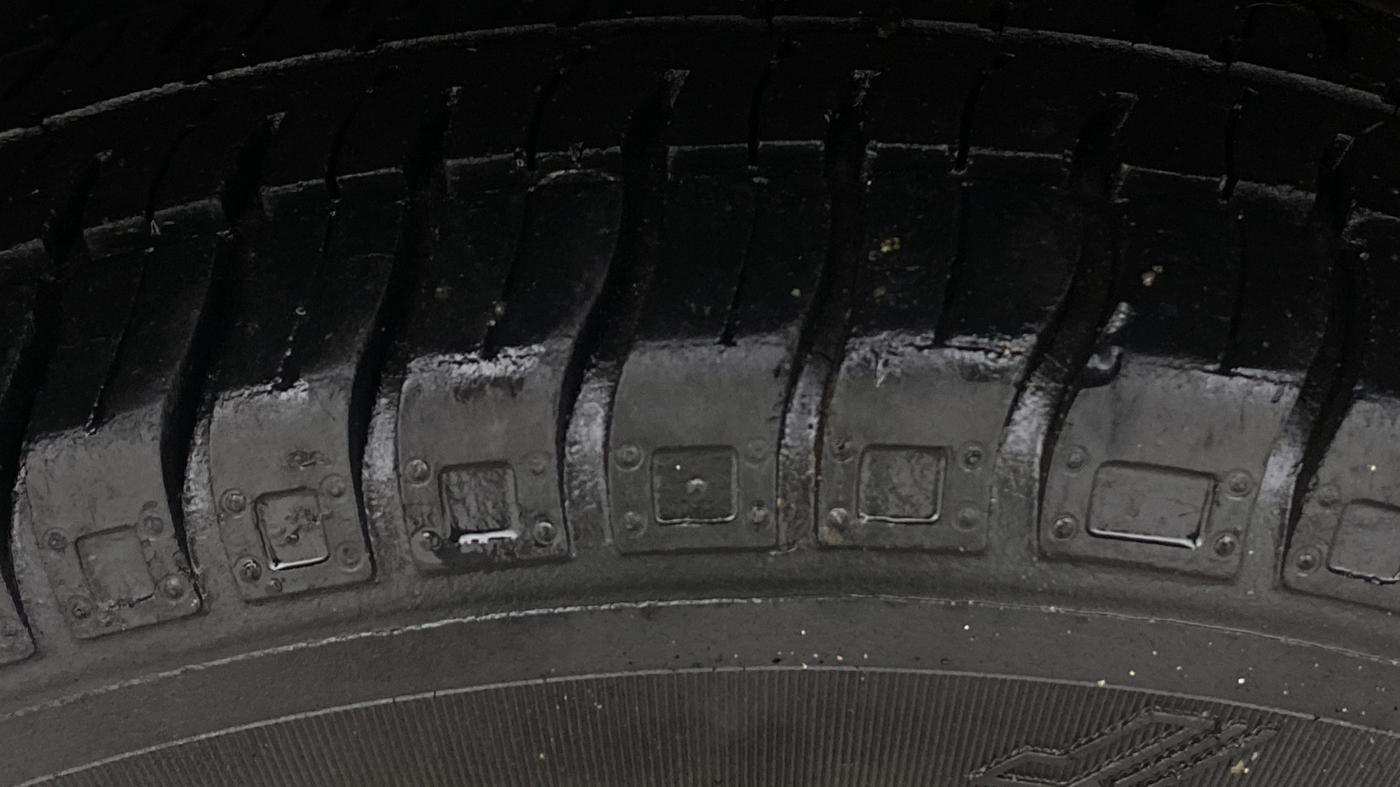 2014 Maruti Alto 800 LXI, Petrol, Manual, 25,300 km, Right Rear Tyre Tread