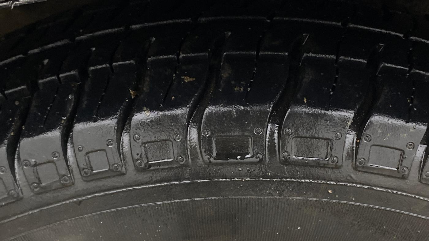 2014 Maruti Alto 800 LXI, Petrol, Manual, 25,300 km, Left Front Tyre Tread