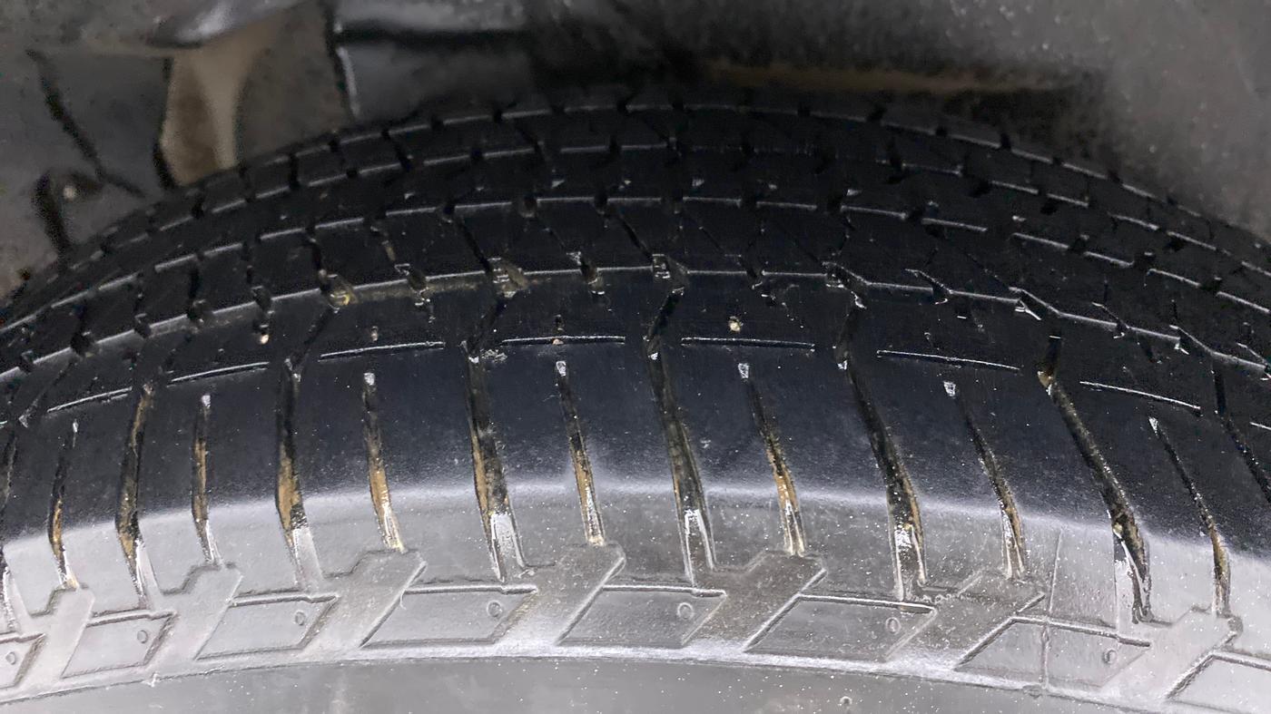 2018 Mahindra XUV500 W9 AT, Diesel, Automatic, 54,638 km, Right Rear Tyre Tread