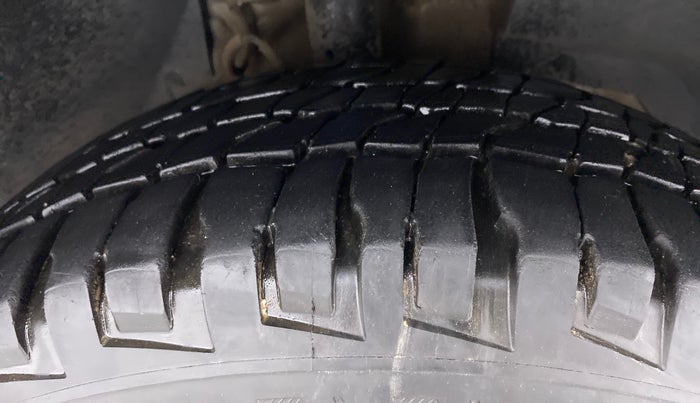 2018 Mahindra XUV500 W9 AT, Diesel, Automatic, 54,638 km, Right Front Tyre Tread