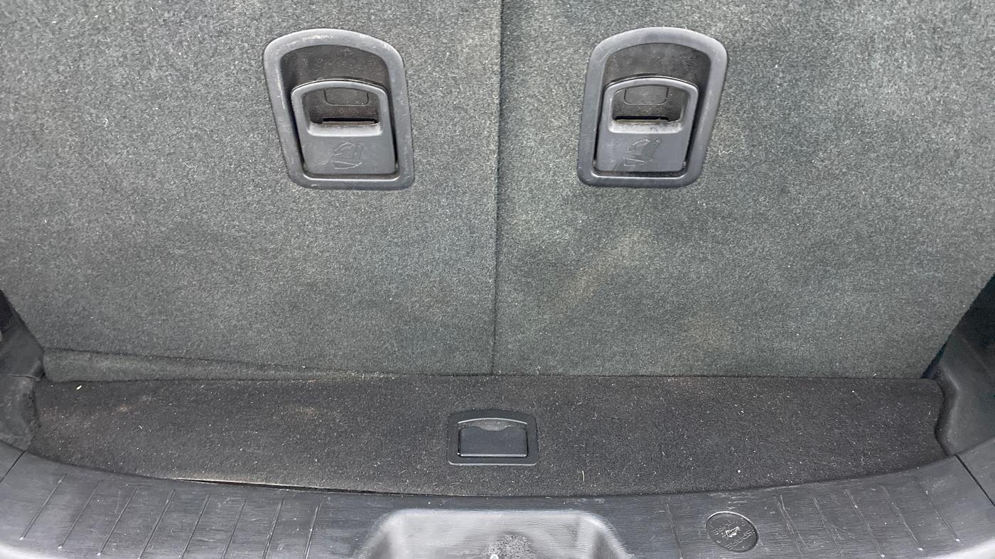 2018 Mahindra XUV500 W9 AT, Diesel, Automatic, 54,638 km, Boot Inside