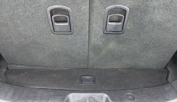2018 Mahindra XUV500 W9 AT, Diesel, Automatic, 54,638 km, Boot Inside
