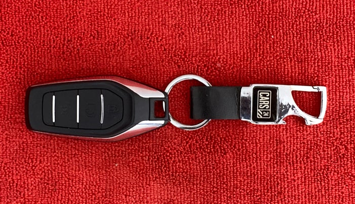 2018 Mahindra XUV500 W9 AT, Diesel, Automatic, 54,638 km, Key Close Up