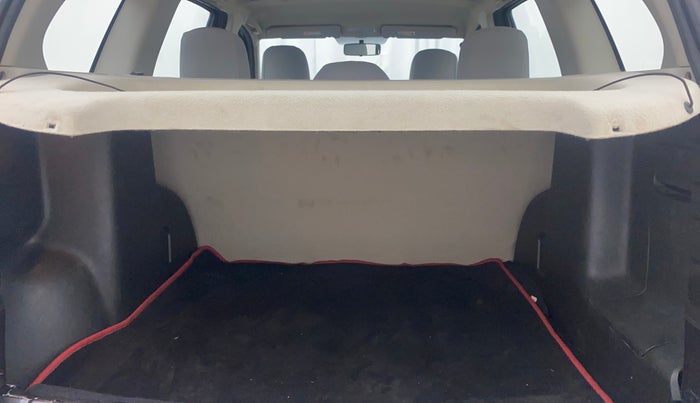 2017 Renault Duster RXS CVT, Petrol, Automatic, 63,084 km, Boot Inside