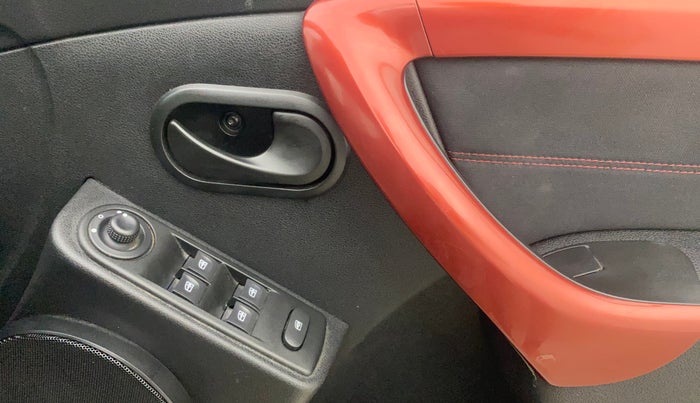 2017 Renault Duster RXS CVT, Petrol, Automatic, 63,084 km, Driver Side Door Panels Control