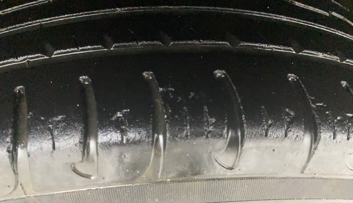 2017 Renault Duster RXS CVT, Petrol, Automatic, 63,084 km, Left Front Tyre Tread