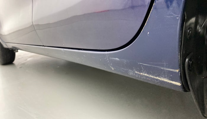 2020 Maruti Swift VXI, Petrol, Manual, 49,254 km, Left running board - Slightly dented