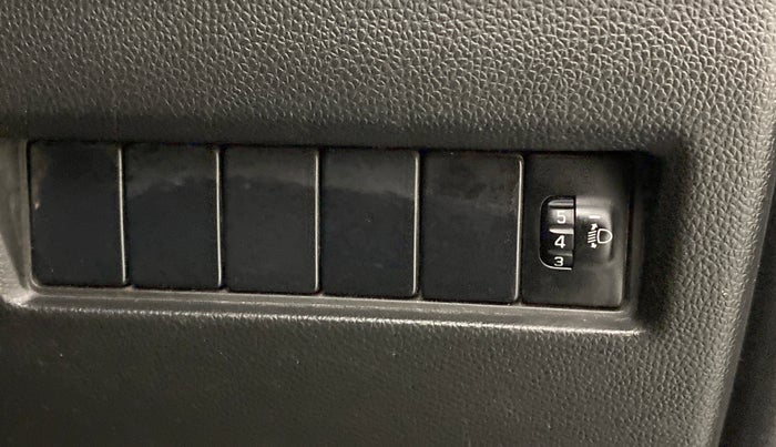 2020 Maruti Swift VXI, Petrol, Manual, 49,254 km, Dashboard - Headlight height adjustment not working