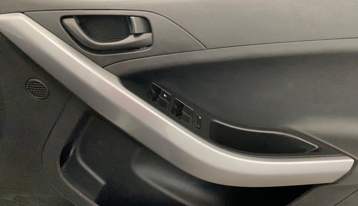 2022 Tata NEXON XM SUNROOF PETROL, Petrol, Manual, 88,435 km, Driver Side Door Panels Control