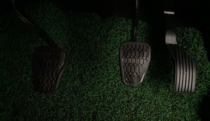 2022 Tata NEXON XM SUNROOF PETROL, Petrol, Manual, 88,435 km, Pedals