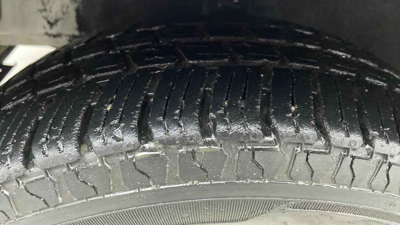 2018 Hyundai Eon ERA PLUS, Petrol, Manual, 16,578 km, Left Front Tyre Tread