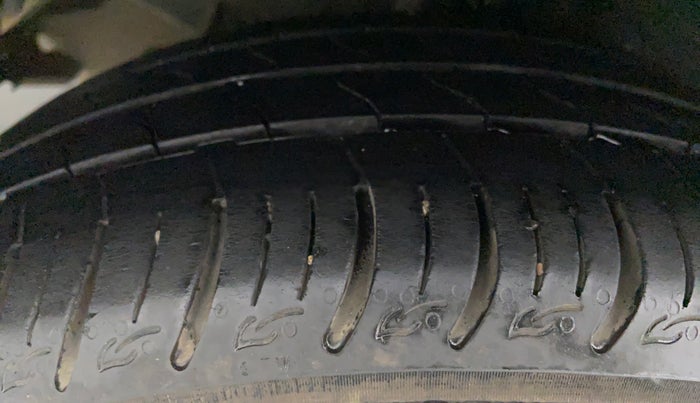 2019 Hyundai Verna 1.6 SX VTVT, Petrol, Manual, 36,614 km, Right Rear Tyre Tread