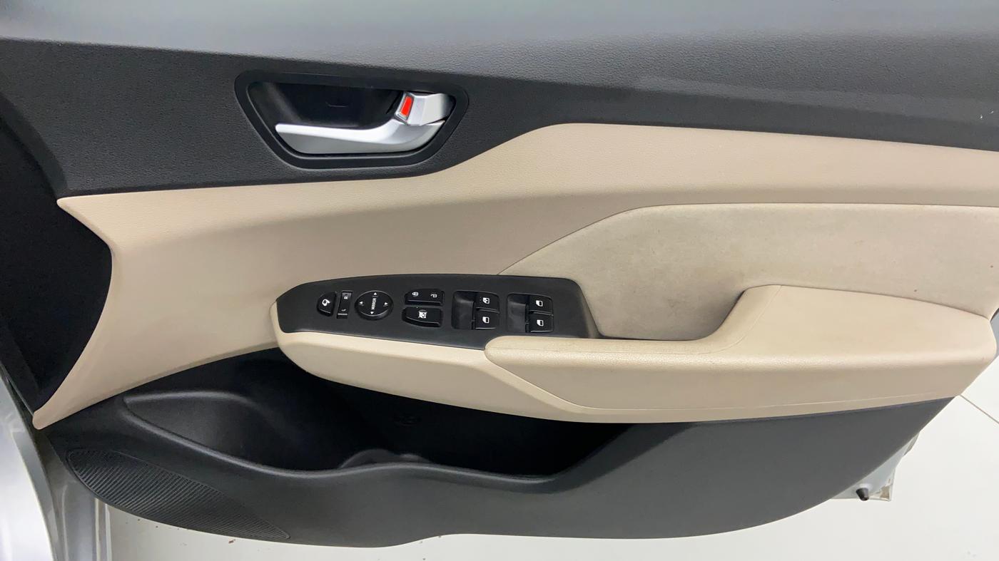 2019 Hyundai Verna 1.6 SX VTVT, Petrol, Manual, 36,614 km, Driver Side Door Panels Control