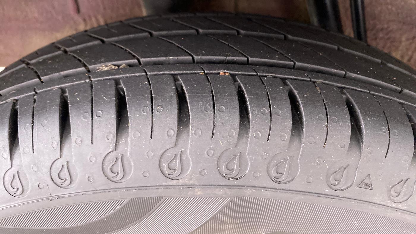 2021 Renault Kwid 1.0 RXT Opt, Petrol, Manual, 13,867 km, Right Rear Tyre Tread
