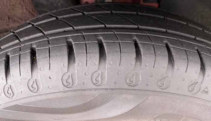 2021 Renault Kwid 1.0 RXT Opt, Petrol, Manual, 13,867 km, Right Front Tyre Tread