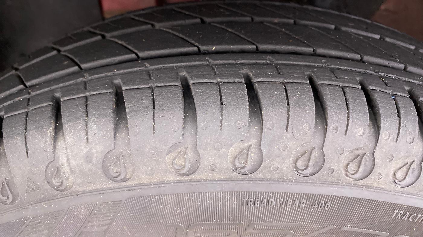2021 Renault Kwid 1.0 RXT Opt, Petrol, Manual, 13,867 km, Left Front Tyre Tread