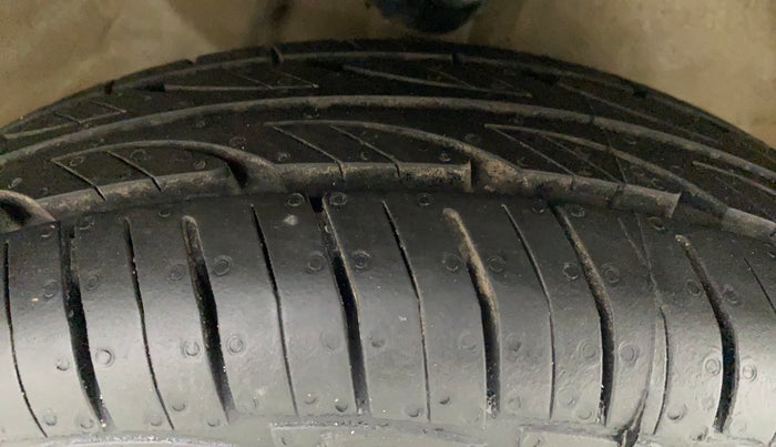 2015 Maruti Alto 800 LXI, Petrol, Manual, 36,483 km, Right Front Tyre Tread