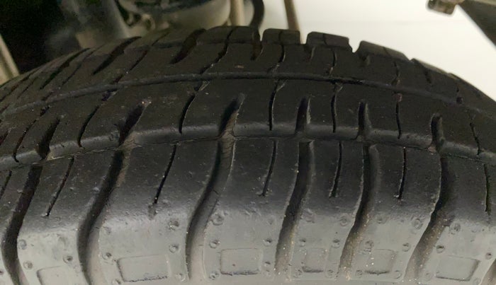 2015 Maruti Alto 800 LXI, Petrol, Manual, 36,483 km, Left Rear Tyre Tread