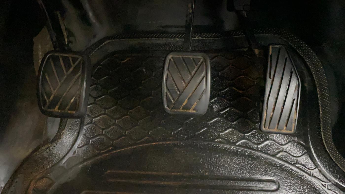 2016 Maruti Baleno SIGMA PETROL 1.2, CNG, Manual, 84,008 km, Pedals