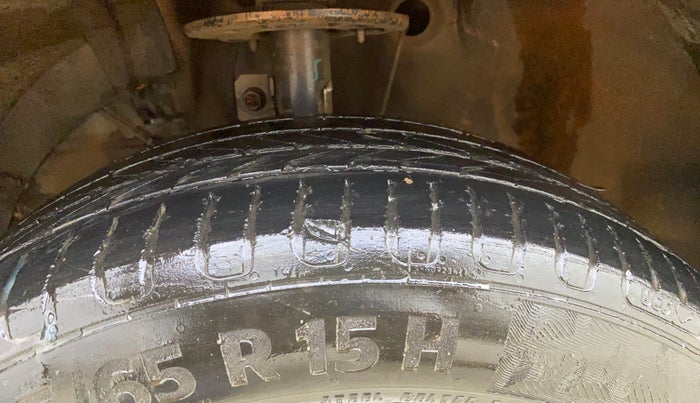 2016 Maruti Baleno SIGMA PETROL 1.2, CNG, Manual, 84,008 km, Left Front Tyre Tread