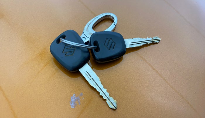 2016 Maruti Baleno SIGMA PETROL 1.2, CNG, Manual, 84,008 km, Key Close Up