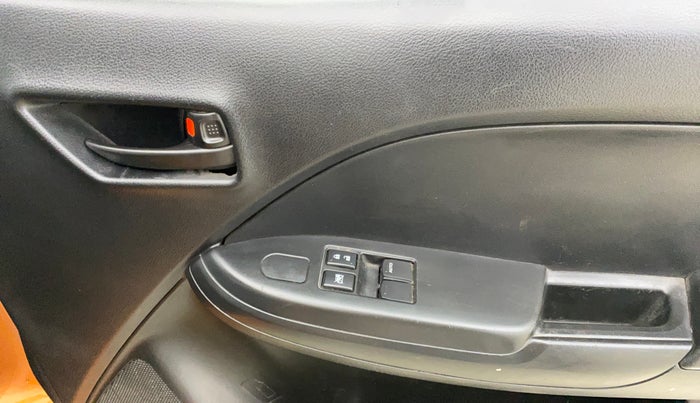 2016 Maruti Baleno SIGMA PETROL 1.2, CNG, Manual, 84,008 km, Driver Side Door Panels Control