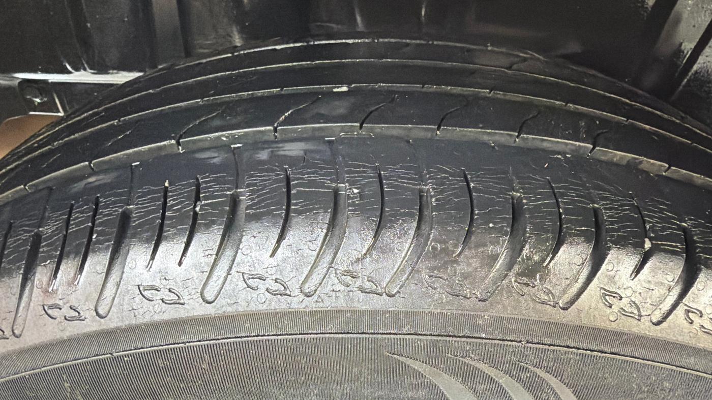 2022 Maruti XL6 ALPHA PLUS MT, Petrol, Manual, 49,601 km, Right Rear Tyre Tread