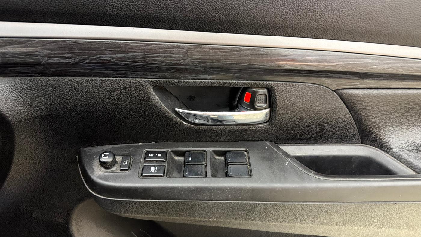 2022 Maruti XL6 ALPHA PLUS MT, Petrol, Manual, 49,601 km, Driver Side Door Panels Control