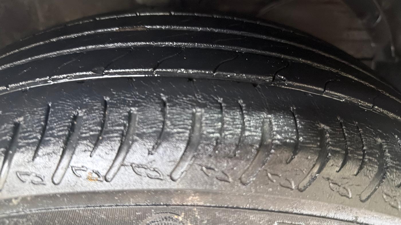 2022 Maruti XL6 ALPHA PLUS MT, Petrol, Manual, 49,601 km, Right Front Tyre Tread
