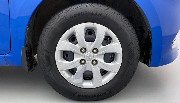 2017 Hyundai Elite i20 MAGNA 1.4 AT, Petrol, Automatic, 38,685 km, Right Front Wheel
