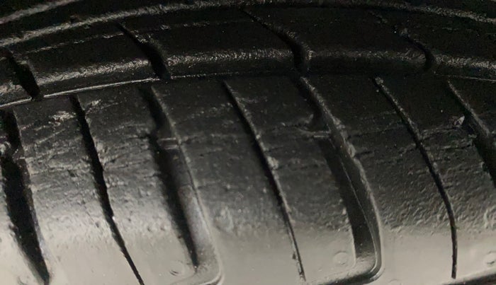 2017 Datsun Redi Go T (O), Petrol, Manual, 26,101 km, Left Front Tyre Tread