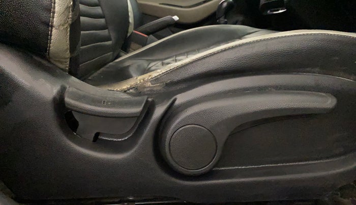 2016 Hyundai Elite i20 SPORTZ 1.2, Petrol, Manual, 80,245 km, Driver Side Adjustment Panel