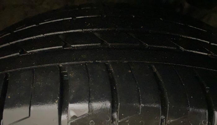 2023 Hyundai ALCAZAR 1.5 SIGNATURE MT 6STR, Diesel, Manual, 15,255 km, Right Front Tyre Tread