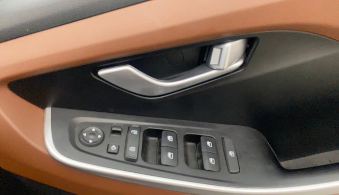 2023 Hyundai ALCAZAR 1.5 SIGNATURE MT 6STR, Diesel, Manual, 15,255 km, Driver Side Door Panels Control