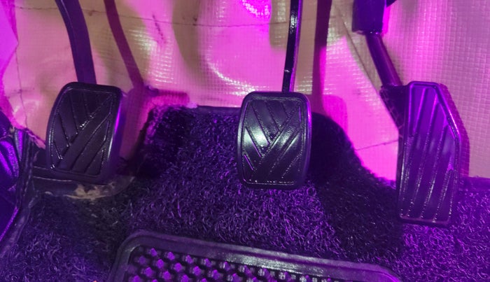 2021 Maruti Ertiga ZXI SHVS, Petrol, Manual, 61,245 km, Pedals