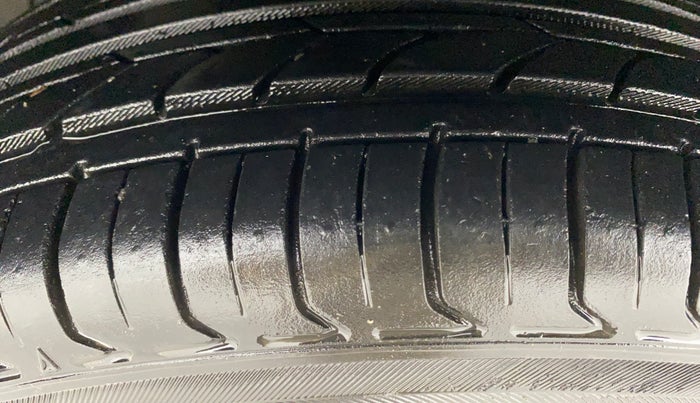 2019 Maruti Ciaz ZETA 1.5 SHVS MT PETROL, Petrol, Manual, 47,063 km, Left Front Tyre Tread