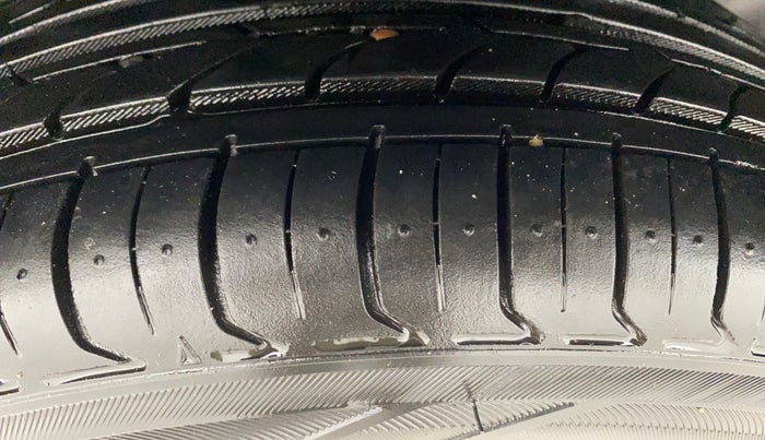 2019 Maruti Ciaz ZETA 1.5 SHVS MT PETROL, Petrol, Manual, 47,063 km, Right Rear Tyre Tread