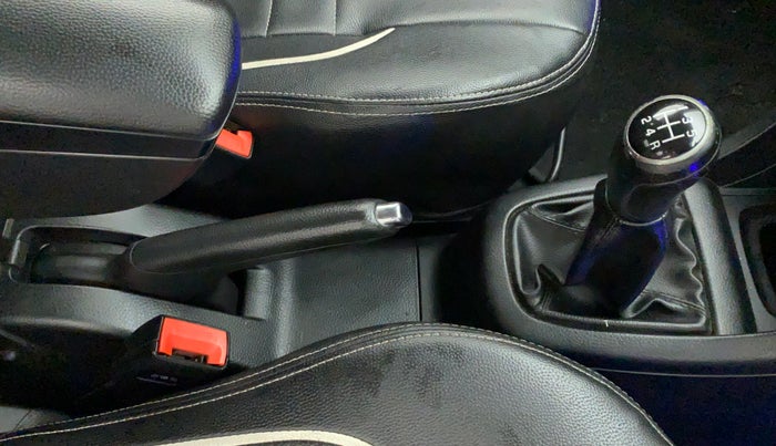 2012 Maruti Swift VXI, Petrol, Manual, 97,310 km, Gear Lever